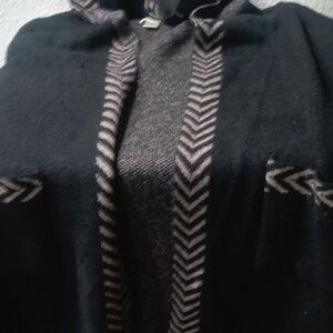 Max Studio Black and Brown Sweater